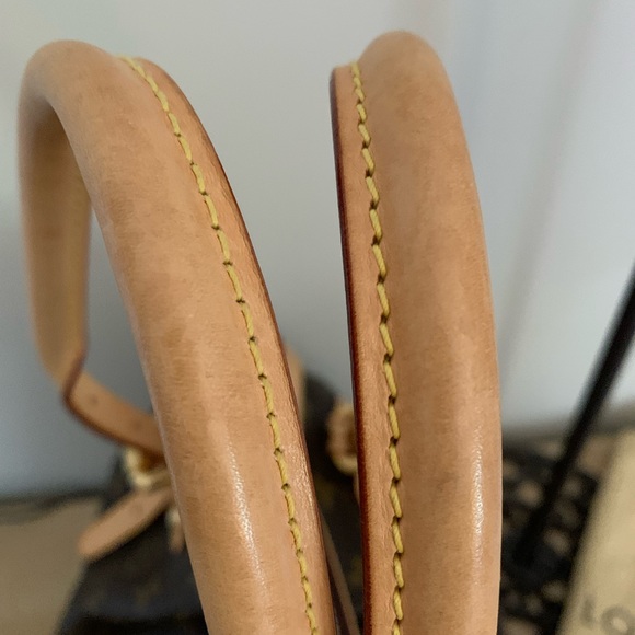 ✨👜 Louis Vuitton Tivoli GM 💎✨ - Picture 6 of 16